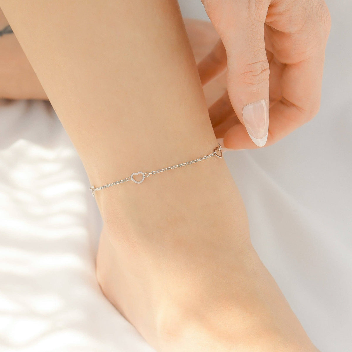 18K Gold PVD Stainless Station Hearts Chain Anklet - Ember Boutique