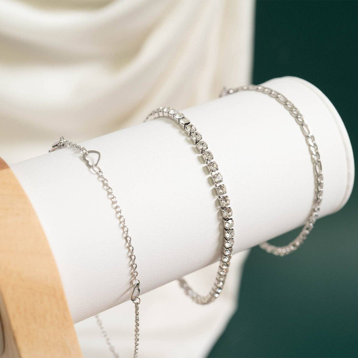 18K Gold PVD Stainless Station Hearts Chain Anklet - Ember Boutique