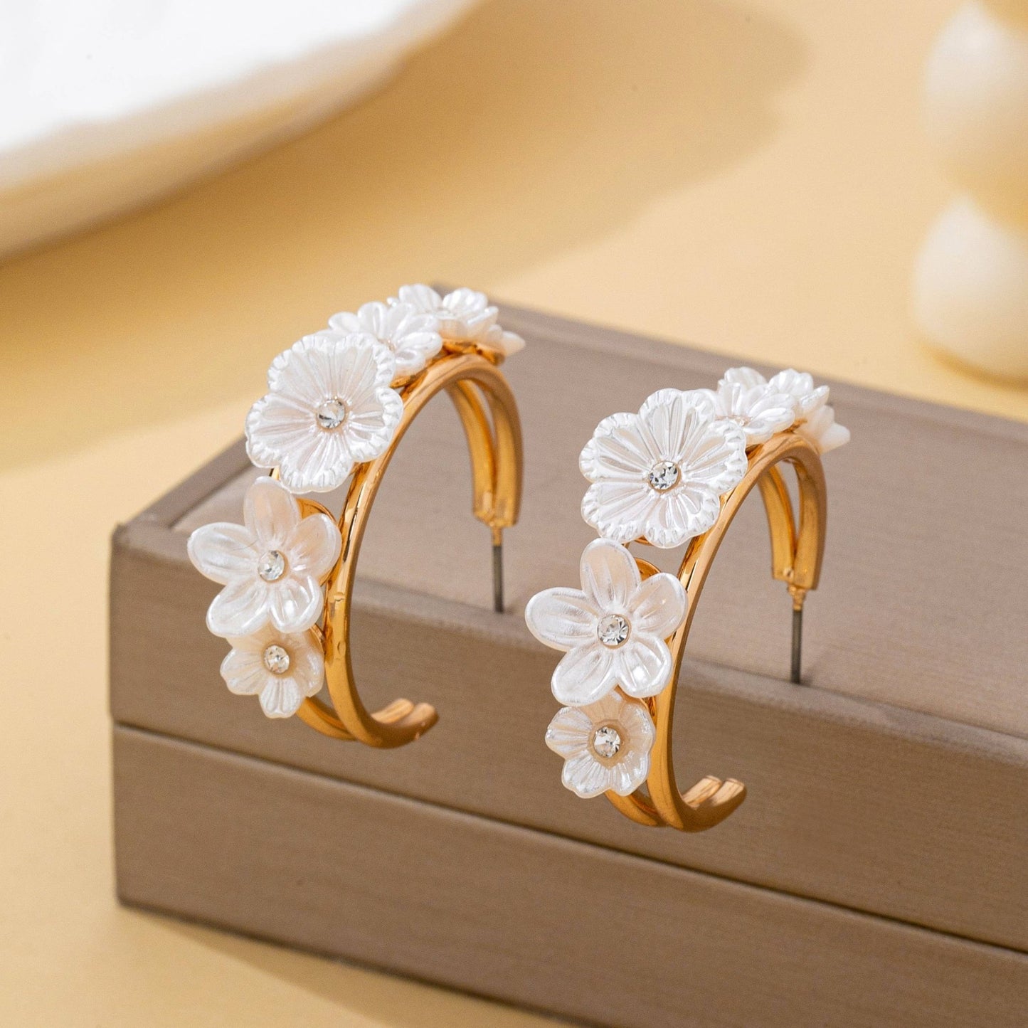 Mother of Pearl Floral Hoop Earrings | 80E62403 - Ember Boutique