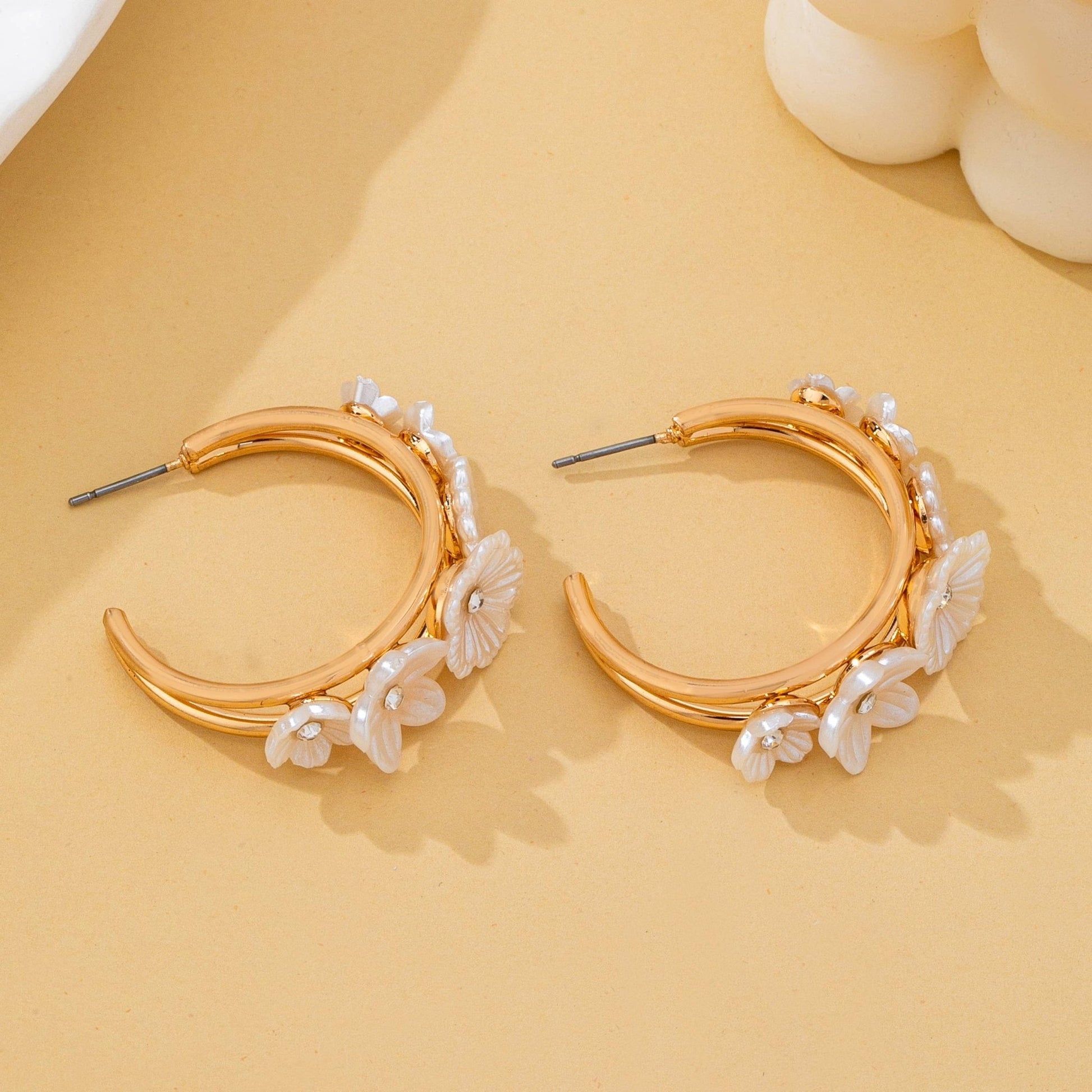 Mother of Pearl Floral Hoop Earrings | 80E62403 - Ember Boutique