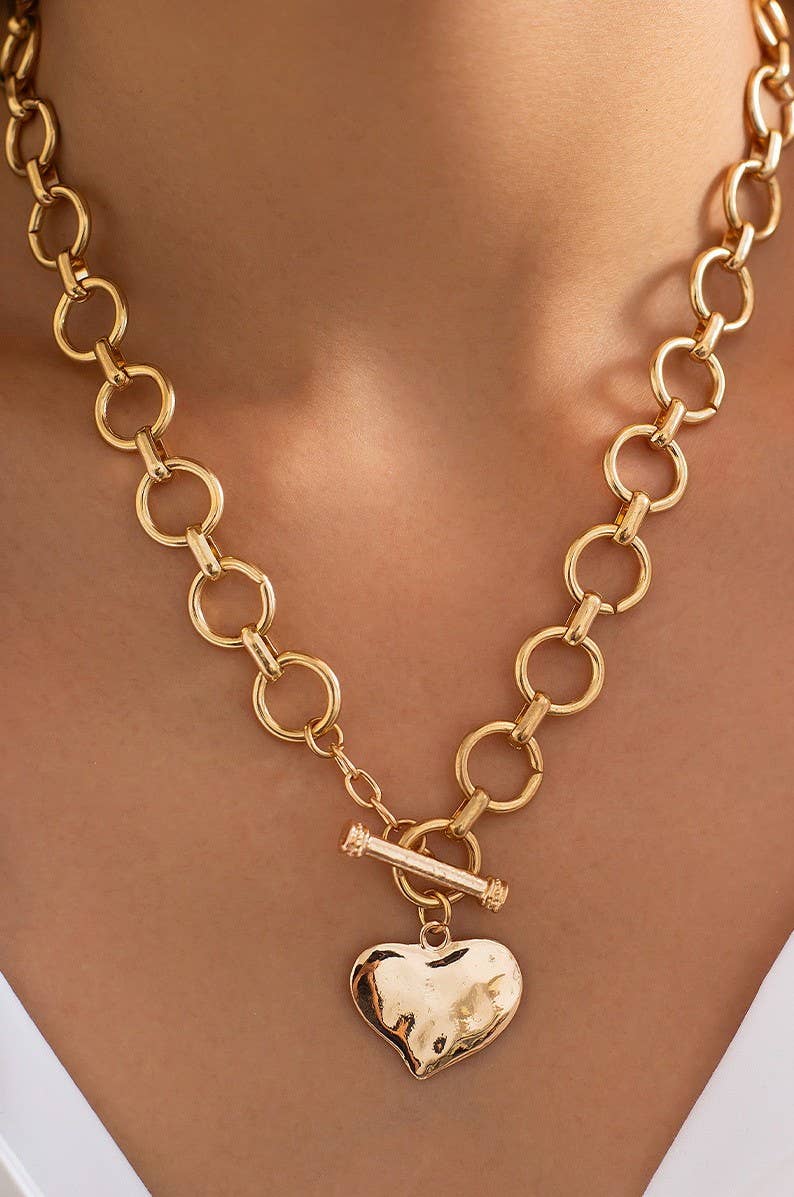 NOTABLE HAMMERED HEART FRONT TOGGLE NECKLACE | 40NK9476 - Ember Boutique