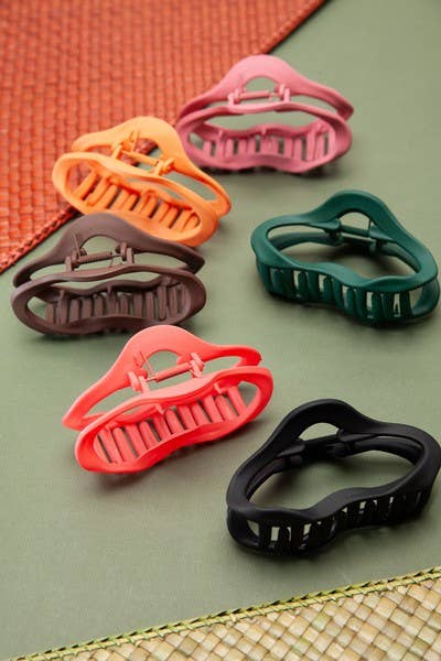 ODD OVAL SHAPE MATT LARGE HAIR CLAW CLIPS | 40H547 - Ember Boutique