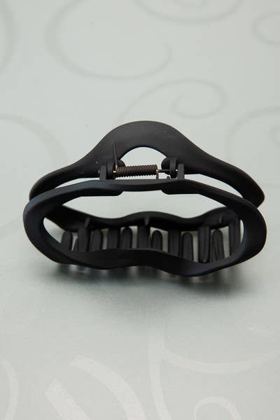 ODD OVAL SHAPE MATT LARGE HAIR CLAW CLIPS | 40H547 - Ember Boutique
