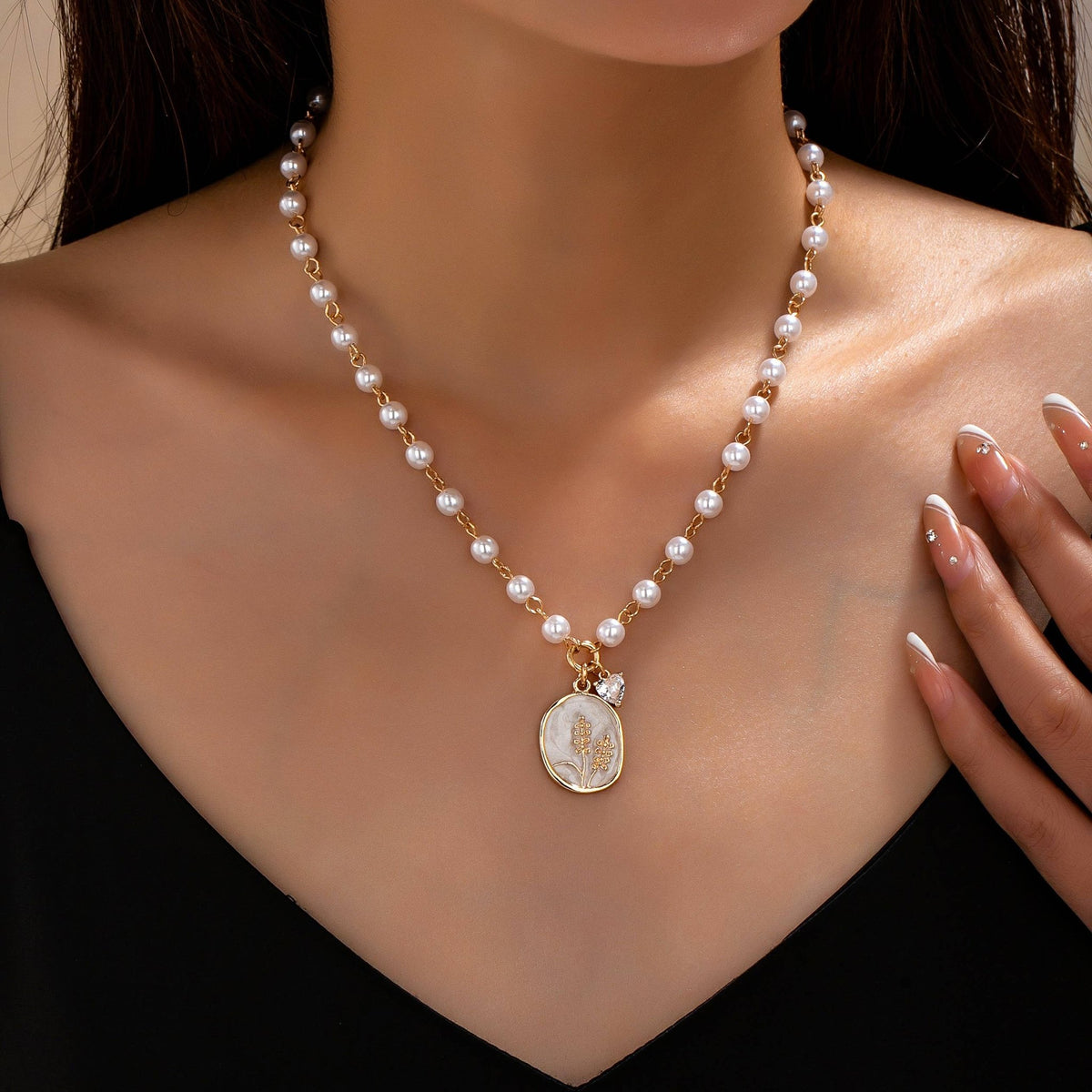 Pearl Chain Floral Oval Enamel Pendant Necklace | 80N93786 - Ember Boutique