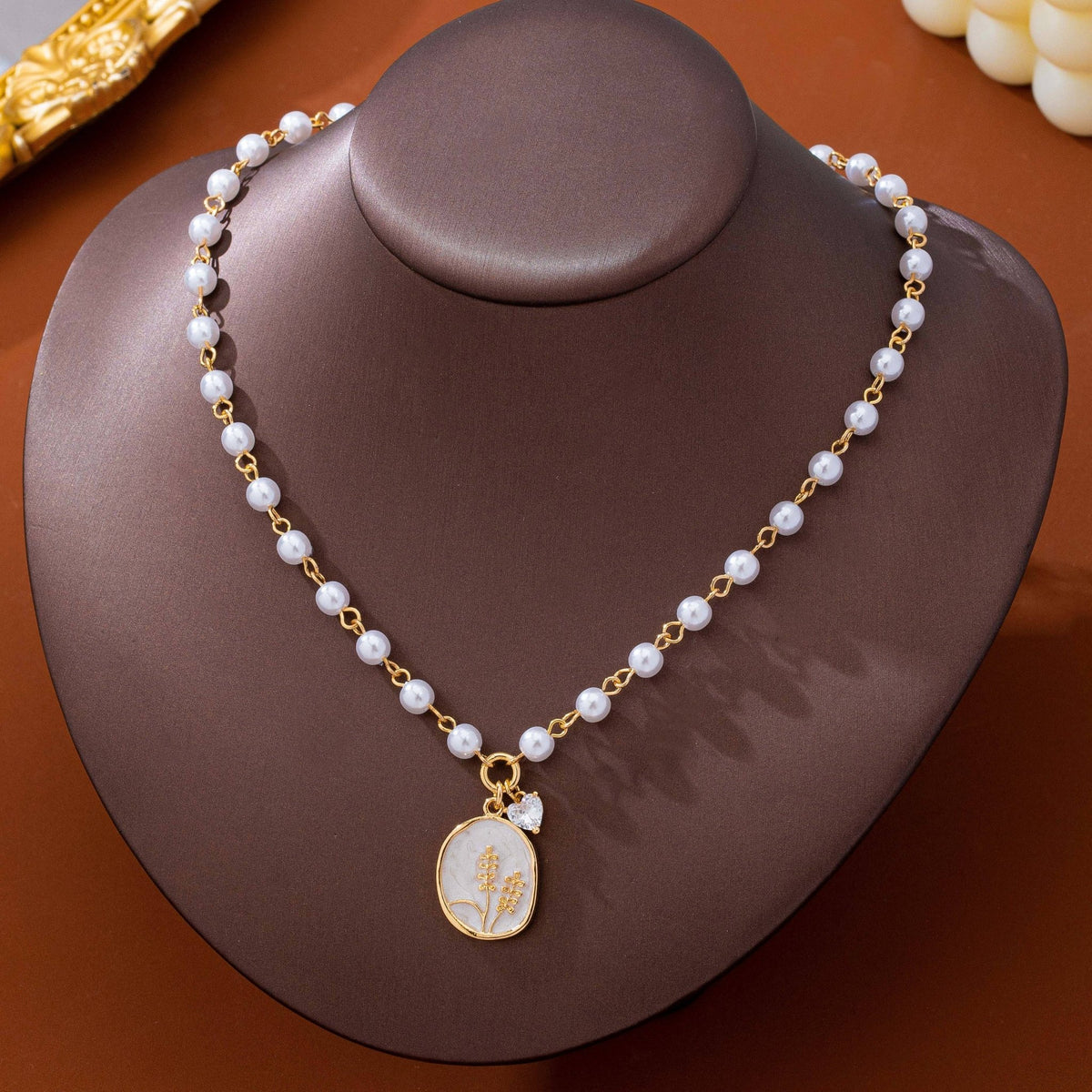 Pearl Chain Floral Oval Enamel Pendant Necklace | 80N93786 - Ember Boutique